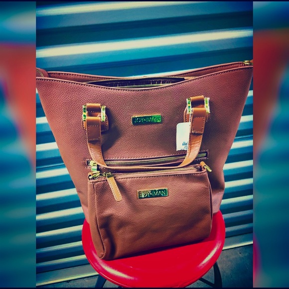 Shoulder tote with cosmetic bag - Picture 7 of 8